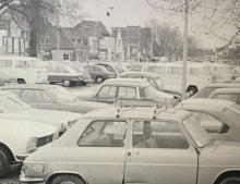 In het weekend alle busjes op de zaak, hier te zien aan een gedeelte van het busjespark op het Meerplein.